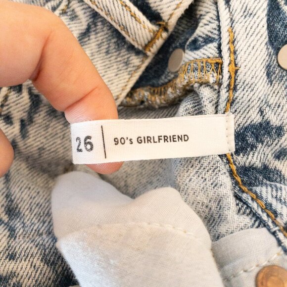 PacSun 90’s Girlfriend High Rise Denim Shorts Size 26 Raw Hem Vintage Wash - Picture 4 of 4